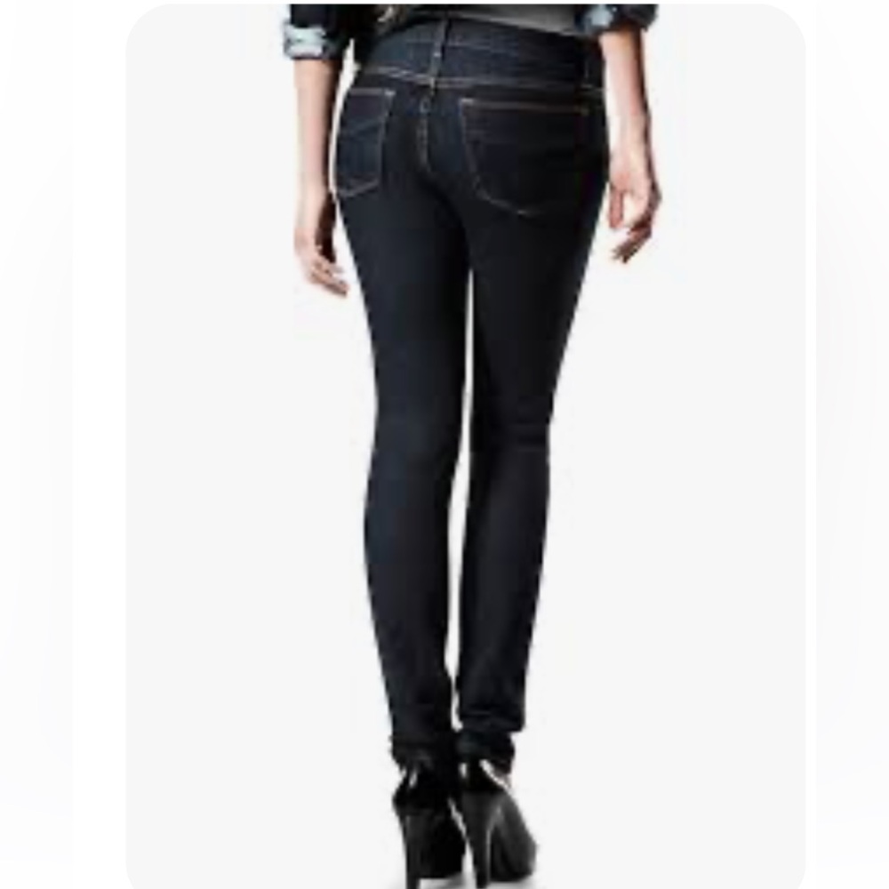 Gap 1969 Always Skinny jeans in 4 ankle. Worn twice. Excellent condition.